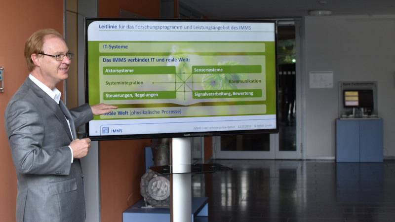 20180712 03 Professor Ralf Sommer stellt das IMMS vor