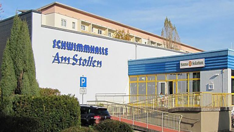 20190103 Schwimmhalle von aussen