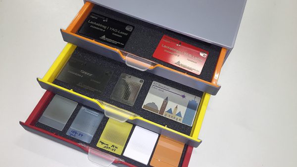 Auswahl verschiedener beschrifteter Musterteile 20190326 Auswahl verschiedener beschrifteter Musterteile