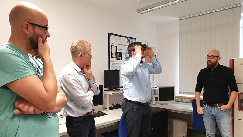 20190514 Im TSN Labor des IMMS können die Teilnehmer VR Brillen ausprobieren