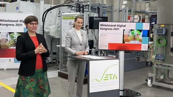 Prof. Pia Sue Helferich und G. Förster