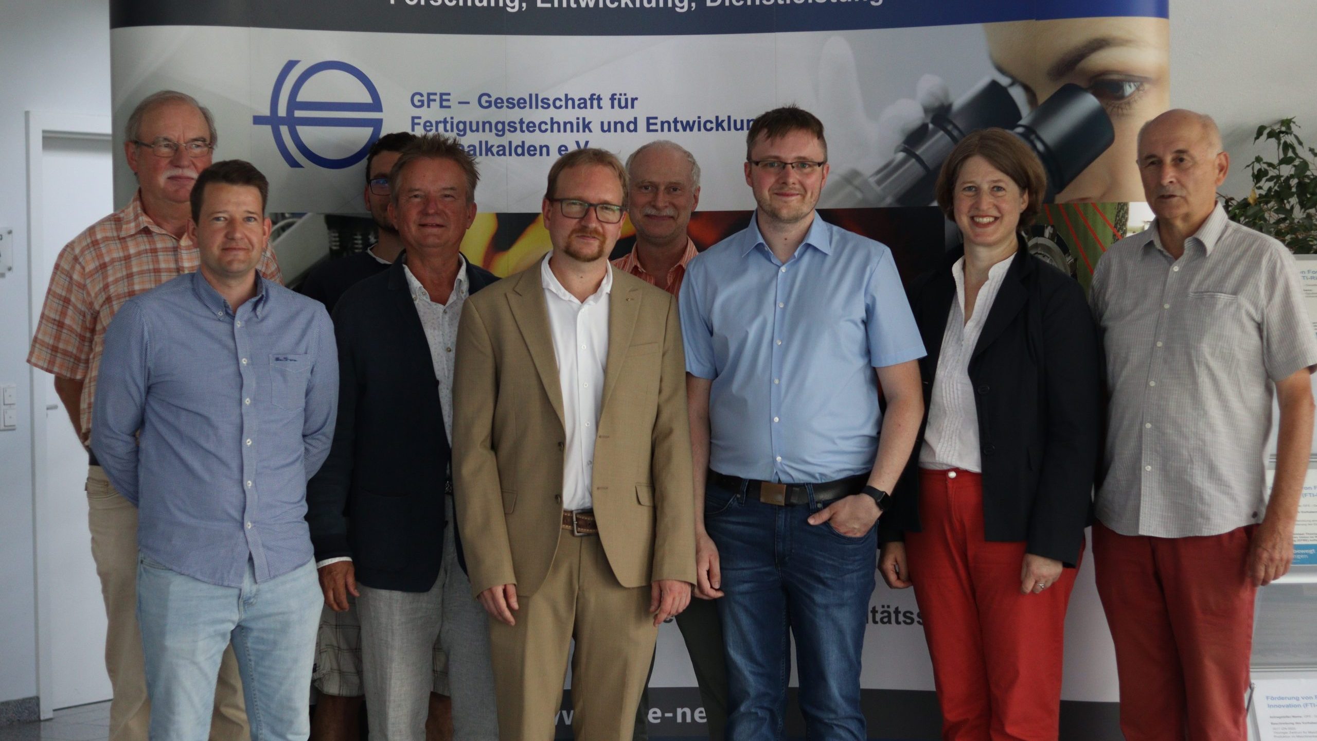 Gruppenbild der Konferenzteilnehmenden