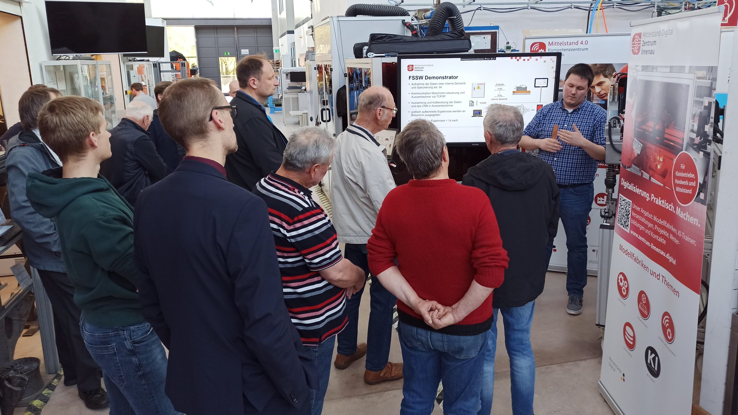 Max Rohe stellt den FSSW Demonstrator vor.
