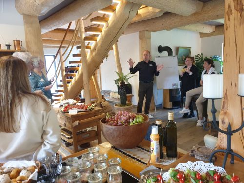 Begrüßung durch Roberto Schmidt