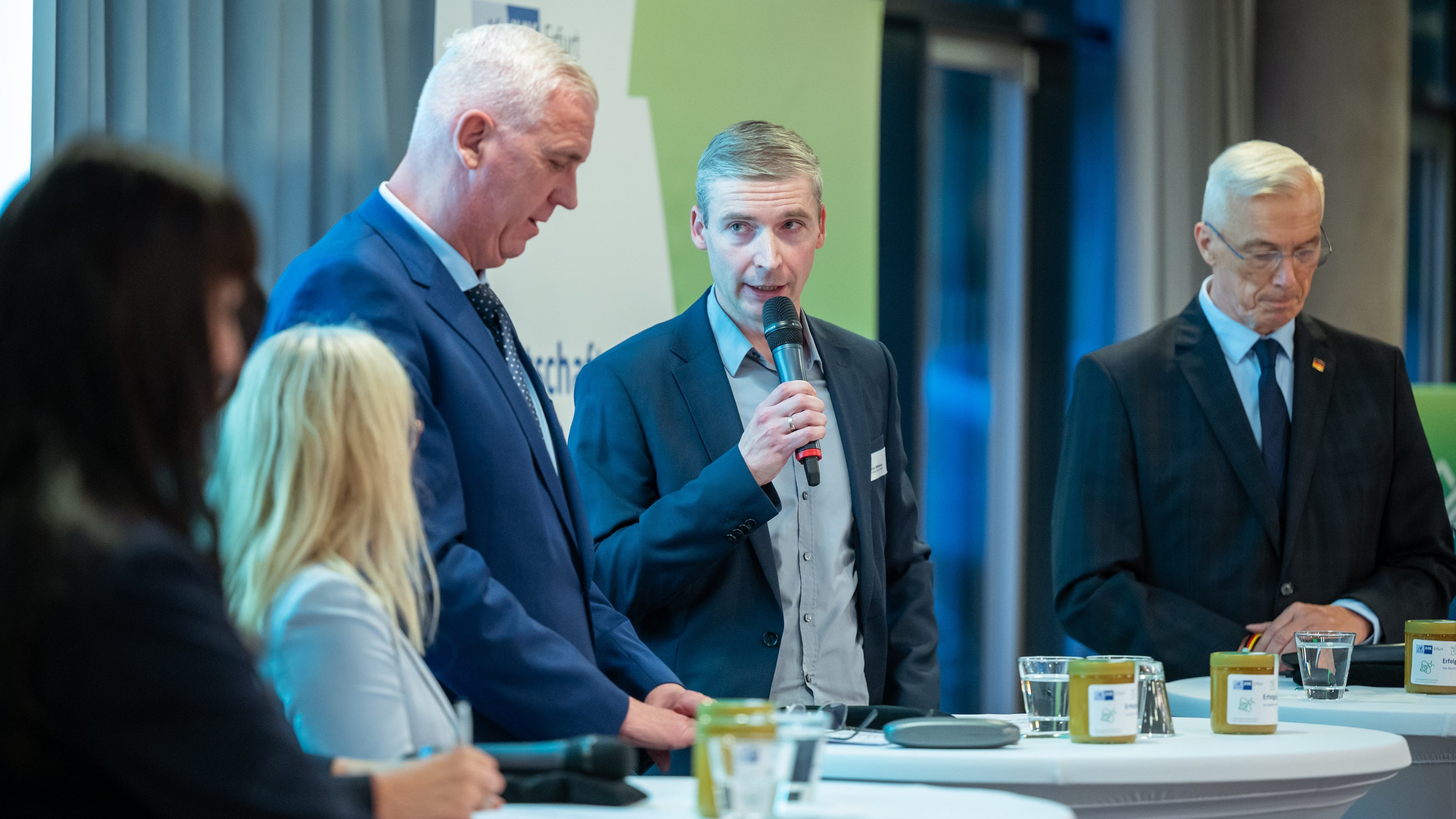 10.09.2025 Erfurt: Parlamentarischer Abend im Thüringer Landtag. Foto: Thomas Müller Dr. Mauricio Matthesius spricht auf dem Podium