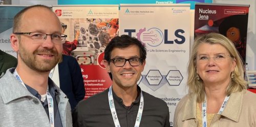 Gruppenfoto mit drei Personen